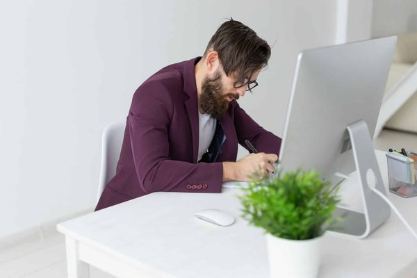 The 10 roles of chatbots in the fashion and design industry